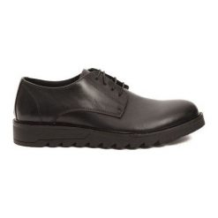 Trussardi półbuty męskie MO02 GONZAGA czarne 44. Czarne półbuty męskie Trussardi, bez wzorów, z okrągłym noskiem, bez zapięcia. Za 449,00 zł.