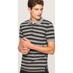 Koszulka polo w paski - Szary. Szare koszulki polo marki Reserved, l, w paski. W wyprzedaży za 29,99 zł.