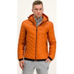 Kurtka puchowa EA7 Emporio Armani 6GPB43 PNQ9Z 0655. Pomarańczowe kurtki męskie EA7 Emporio Armani, m, bez wzorów, z puchu, bez kaptura. W wyprzedaży za 939,00 zł.