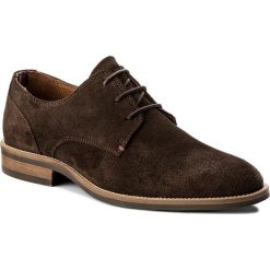 Półbuty TOMMY HILFIGER - Daytona 1B FM0FM00312 Coffee Bean 212. Pomarańczowe półbuty męskie TOMMY HILFIGER, na co dzień, bez wzorów, ze skóry, eleganckie, na sznurówki. W wyprzedaży za 459,00 zł.