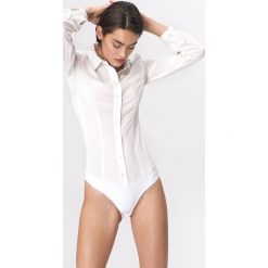 Bluzka koszulowa body biała - 40. Białe bluzki damskie e-margeritka.pl, s, bez wzorów, z tkaniny, eleganckie, z koszulowym kołnierzykiem, z długim rękawem. Za 138,99 zł.