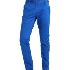 GStar BRONSON SLIM CHINO Spodnie materiałowe light nassau blue. Niebieskie bez kategorii G-Star, z elastanu. W wyprzedaży za 281,40 zł.