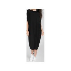MIDI BLACK BAT 3in1. Czarne sukienki damskie Unknown style, na imprezę, w paski, z wiskozy, z włoskim kołnierzykiem, bez rękawów, midi. Za 540,00 zł.