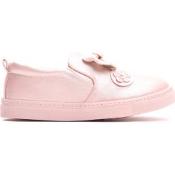 Różowe Slip On Promise To Keep. Czerwone buty dziewczęce sportowe marki Born2be, z materiału, z okrągłym noskiem. Za 49,99 zł.