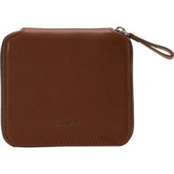 Portfele damskie: Sandqvist IKA Portfel cognac brown
