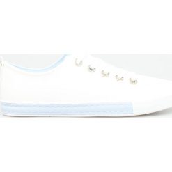 Tenisówki z ozdobnymi oczkami białe niebieskie. Niebieskie buty sportowe damskie SEASTAR, z napisami, ze skóry, eleganckie, tenisowe. W wyprzedaży za 69,00 zł.