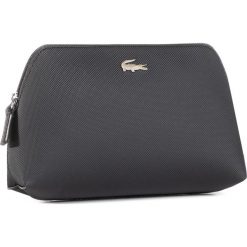 Kosmetyczka LACOSTE - Make Up Pouch NF3253AA Tuareg/Grey Chine/Calla A91. Czarne kosmetyczki męskie Lacoste, bez wzorów, ze skóry ekologicznej. Za 269,00 zł.