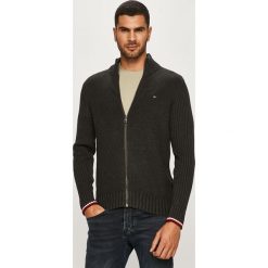 Tommy Hilfiger - Kardigan. Niebieskie swetry męskie TOMMY HILFIGER, s, z aplikacjami, z bawełny, bez kołnierzyka, bez kaptura. Za 579,90 zł.