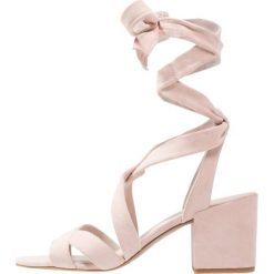 Rzymianki damskie: Kenneth Cole New York VICTORIA Sandały rose
