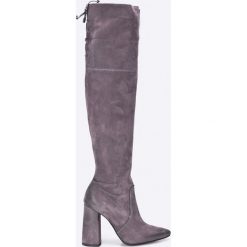 Carinii - Kozaki. Szare botki damskie lity marki Carinii, z materiału. W wyprzedaży za 399,90 zł.