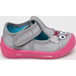 Superfit - Tenisówki dziecięce. Szare trampki dziewczęce Superfit, bez wzorów, z gumy, bez zapięcia. W wyprzedaży za 119,90 zł.