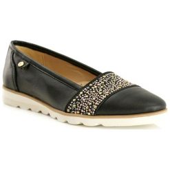 Skórzane espadryle w kolorze czarnym. Czarne espadryle damskie Bosccolo, bez wzorów, ze skóry, bez obcasa. W wyprzedaży za 259,95 zł.
