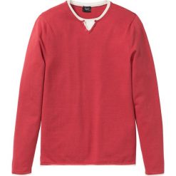 Sweter w optyce 2 w 1 z bawełny z recyklingu bonprix łososiowy. Czerwone swetry męskie bonprix, m, z bawełny. Za 34,99 zł.