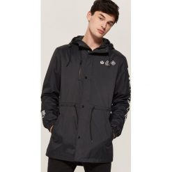 Parka z nadrukami - Czarny. Niebieskie parki męskie marki House, l, z kapturem. Za 169,99 zł.