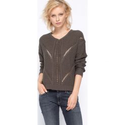 Swetry klasyczne damskie: Blue Seven – Sweter