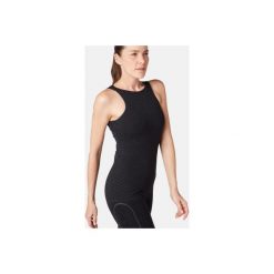 Podkoszulek z wszytym stanikiem Gym & Pilates 560 damski czarny z nadrukiem. Czarne podkoszulki damskie DOMYOS, xs, z nadrukiem, z elastanu, bez rękawów. Za 64,99 zł.