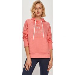 Under Armour - Bluza. Różowe bluzy damskie Under Armour, s, z nadrukiem, z bawełny, z długim rękawem, długie, z kapturem. Za 219,90 zł.