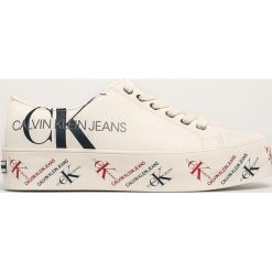 Calvin Klein Jeans - Tenisówki. Białe trampki i tenisówki damskie Calvin Klein Jeans, bez wzorów, z jeansu, na sznurówki. W wyprzedaży za 249,90 zł.