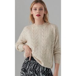 Sweter z warkoczowym splotem - Kremowy. Białe swetry damskie Mohito, s, bez wzorów, ze splotem, bez rękawów, bez kaptura. W wyprzedaży za 59,99 zł.
