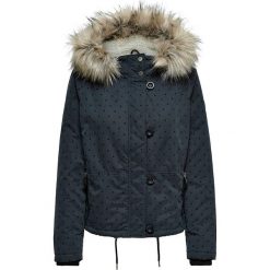 Kurtka przejściowa "Peyton" w kolorze granatowym. Niebieskie kurtki damskie ONLY, m. W wyprzedaży za 149,95 zł.