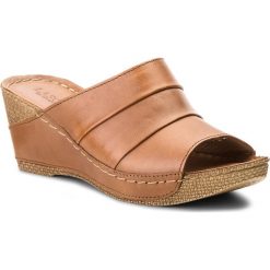 Chodaki damskie: Klapki LASOCKI – 1887-01 Camel
