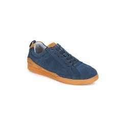 Buty Kickers TAMPA. Niebieskie trampki męskie Kickers, bez wzorów, bez zapięcia. Za 261,80 zł.