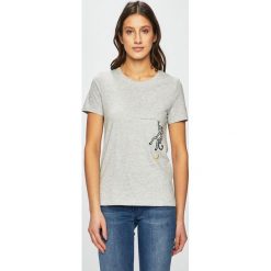 Only - Top. Białe bluzki damskie ONLY, s, z nadrukiem, z bawełny, casualowe, z okrągłym kołnierzem, z krótkim rękawem. W wyprzedaży za 49,90 zł.