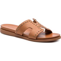 Klapki INUOVO - 105017 Coconut. Pomarańczowe klapki damskie Inuovo, bez wzorów, ze skóry, bez obcasa. Za 339,00 zł.