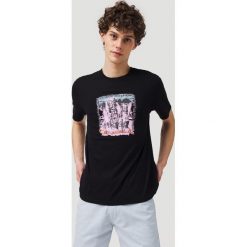 O'Neill Tiki Surf Koszulka Czarny. Czarne podkoszulki męskie O'Neill, m, z nadrukiem, z bawełny, bez kołnierzyka, krótkie. Za 119,95 zł.