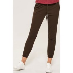 Spodnie dresowe damskie: Dresowe joggery – Khaki