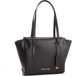 Torebka CALVIN KLEIN - Frame Med Shopper K60K604596 001. Szare shopper bag damskie marki Calvin Klein, szklane. Za 599,00 zł.
