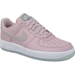 Nike Wmns Air Force 1 '07 Essential ao2132-500 40,5 Różowe. Różowe buty sportowe damskie marki Nike, bez wzorów, ze skóry, sportowe. W wyprzedaży za 379,99 zł.