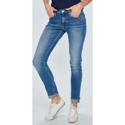 Calvin Klein Jeans - Jeansy Modern Classics. Niebieskie jeansy damskie Calvin Klein Jeans. W wyprzedaży za 439,90 zł.