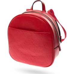 PLECAK Armani Exchange. Czerwone plecaki damskie Armani Exchange, w paski, z materiału, z haftem. Za 503,10 zł.