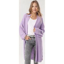 Fioletowy Kardigan Corilina. Fioletowe swetry damskie Born2be, uniwersalny, bez wzorów. Za 159,99 zł.