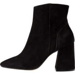 Zign Ankle boot black. Czarne botki damskie marki Zign, ze skóry, bez obcasa, bez zapięcia. Za 459,00 zł.