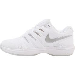Buty sportowe damskie: Nike Performance AIR ZOOM PRESTIGE HC Obuwie multicourt white/metallic silver/pure platinum