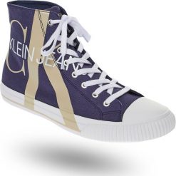 TRAMPKI IGLIS CALVIN KLEIN jeans. Brązowe trampki męskie Calvin Klein Jeans, z nadrukiem, z jeansu, przed kolano, na sznurówki. Za 569,00 zł.