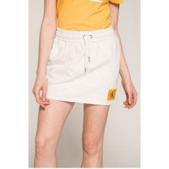 Calvin Klein Jeans - Spódnica. Szare spódniczki damskie dzianinowe marki Calvin Klein Jeans, s, mini. W wyprzedaży za 219,90 zł.