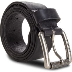 Pasek Męski GUESS - BM7116 LEA40 BLACK. Czarne paski męskie Guess, z aplikacjami, ze skóry. Za 229,00 zł.