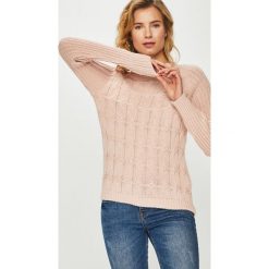 Answear - Sweter. Różowe swetry klasyczne damskie marki ANSWEAR, s, z poliesteru, z okrągłym kołnierzem. W wyprzedaży za 79,90 zł.