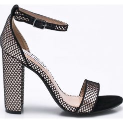 Steve Madden - Sandały. Czarne sandały damskie marki Steve Madden, z materiału, na obcasie, na klamry. W wyprzedaży za 299,90 zł.