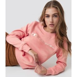 Champion Bluza Crewneck - Pink. Różowe długie bluzy damskie marki Champion, z długim rękawem. Za 181,95 zł.
