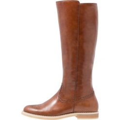 Pier One Kozaki cognac. Brązowe buty zimowe damskie Pier One, z materiału. W wyprzedaży za 335,20 zł.