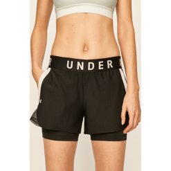 Under Armour - Szorty. Różowe spodenki sportowe damskie Under Armour, s, z nadrukiem, z poliesteru, sportowe. Za 149,90 zł.