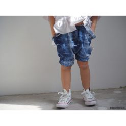Spodenki dziecięce jeans. Szare szorty damskie z printem marki Pakamera, z jeansu, eleganckie, z obniżonym stanem. Za 85,00 zł.