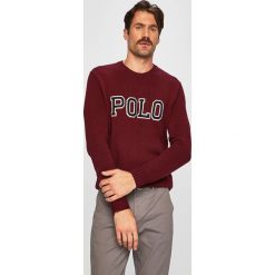 Polo Ralph Lauren - Sweter. Brązowe swetry męskie Polo Ralph Lauren, xl, z aplikacjami, z bawełny, z okrągłym kołnierzem, bez kaptura. W wyprzedaży za 499,90 zł.