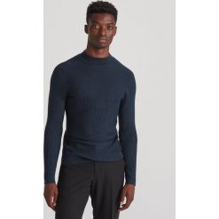 Sweter z domieszką wełny - Granatowy. Niebieskie swetry męskie Reserved, s, bez wzorów, z wełny, bez kołnierzyka, bez kaptura. Za 139,99 zł.