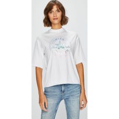 Converse - Top. Białe topy damskie marki Converse, s, z nadrukiem, z bawełny, z okrągłym kołnierzem. W wyprzedaży za 79,90 zł.
