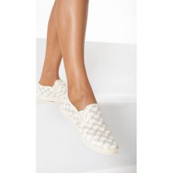 Beżowe Espadryle People Talking. Brązowe espadryle damskie Born2be, bez wzorów, bez obcasa. W wyprzedaży za 24,99 zł.